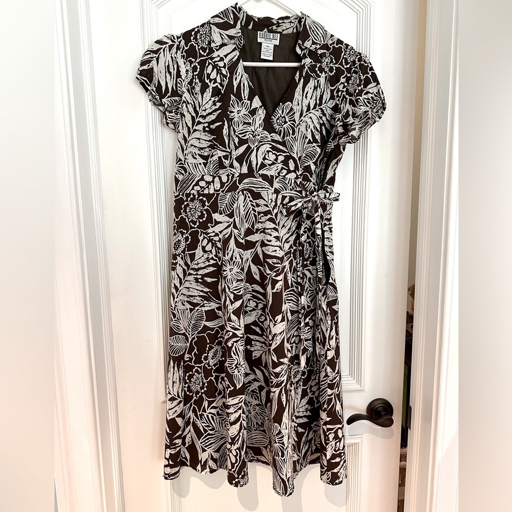 Brown/white Bobbie Bee Petite dress